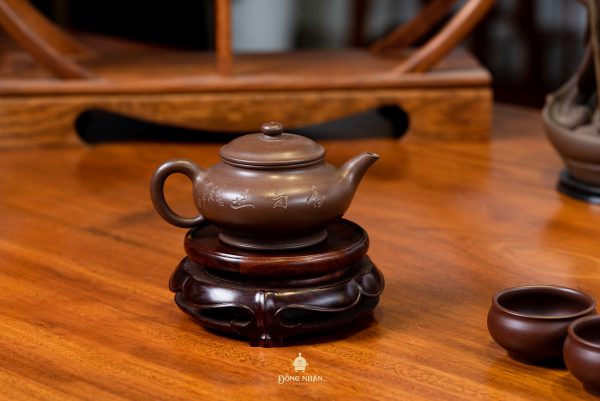 Dáng Ấm Hoa Dĩnh