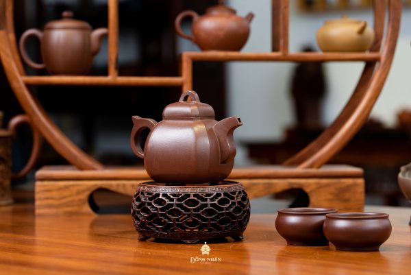 Dáng Ấm: Tứ Phương