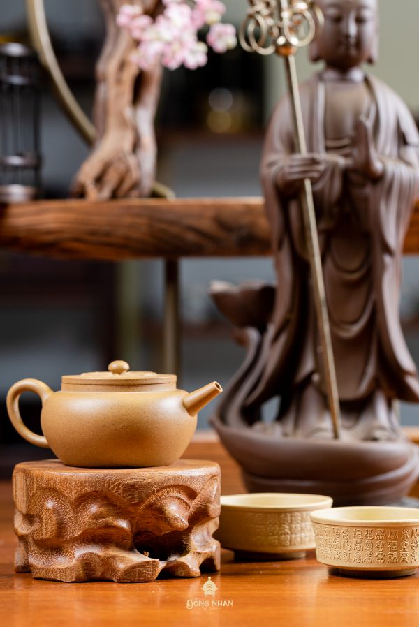 Dáng Ấm Liên Ảnh