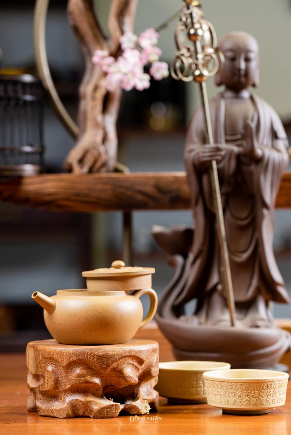 Dáng Ấm Liên Ảnh