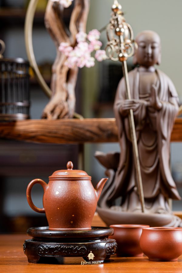 Dáng Ấm Tử Nê Cung Đăng